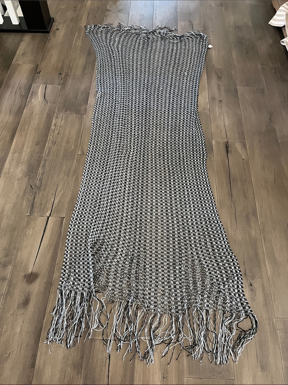 NEW Woven Fringe Houndstooth Scarf Wrap - Black & White